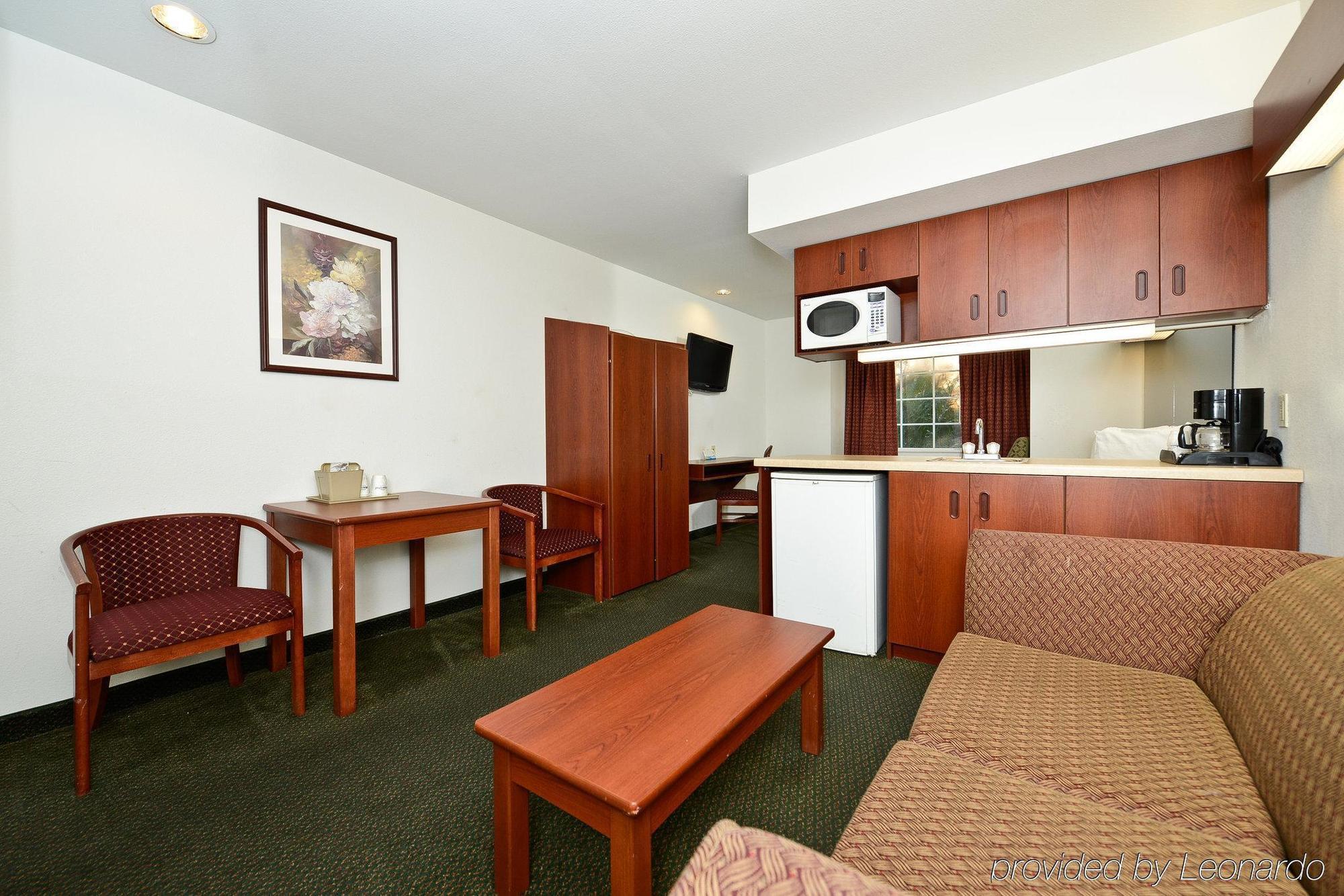 Americas Best Value Inn Lake Charles Interstate 210 Extérieur photo