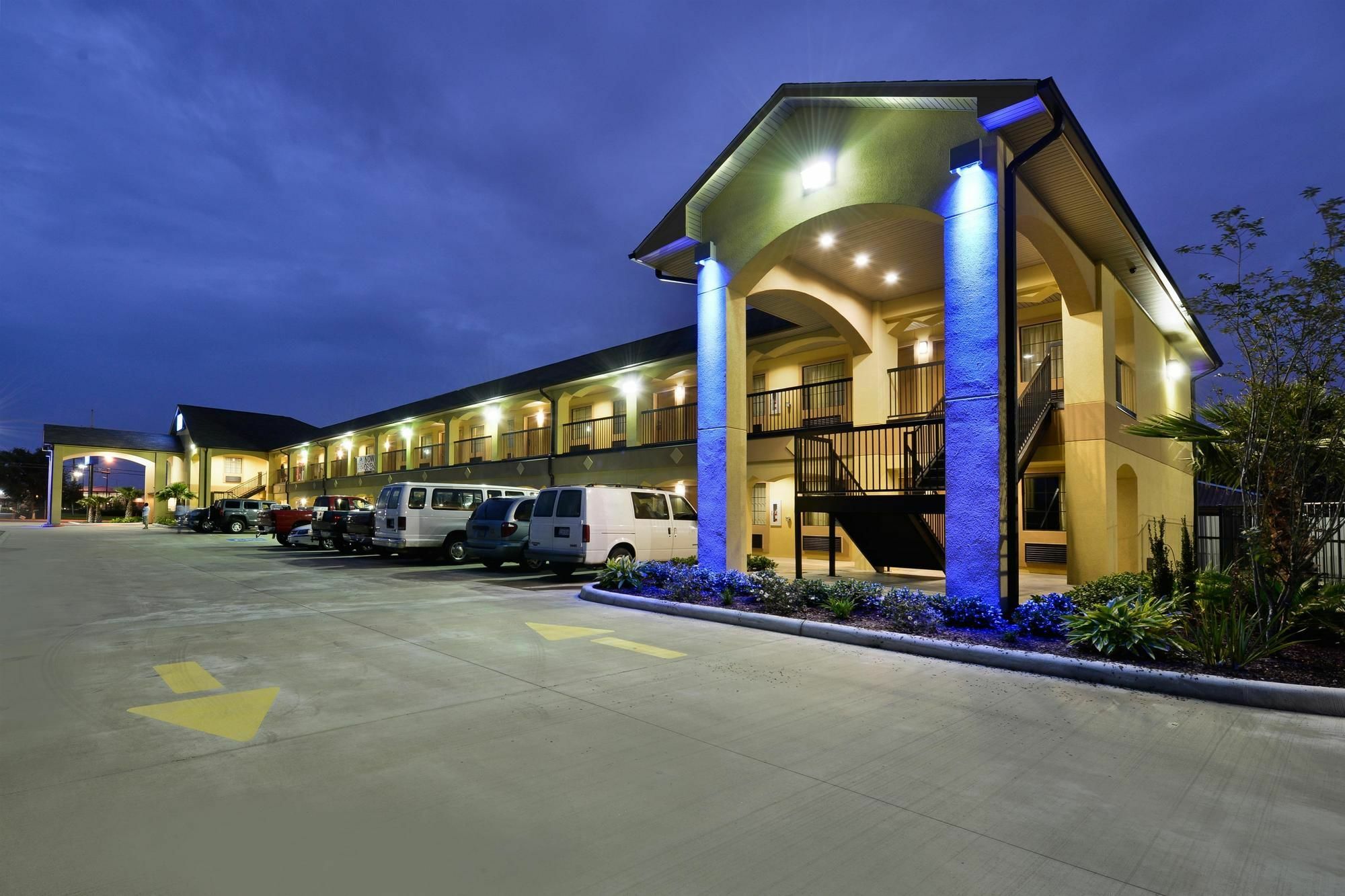 Americas Best Value Inn Lake Charles Interstate 210 Extérieur photo